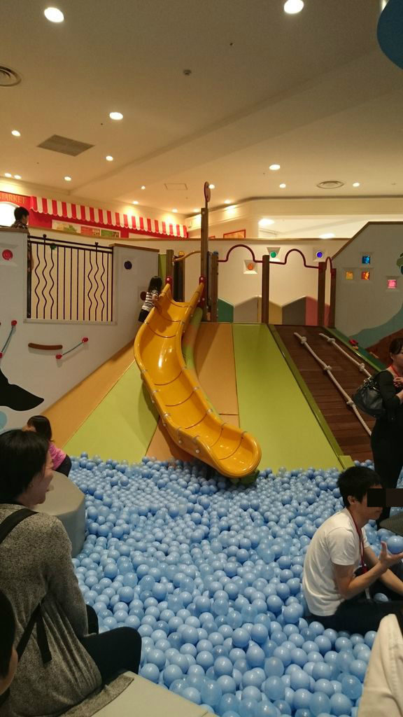 アソボ~ノ 雨 混雑