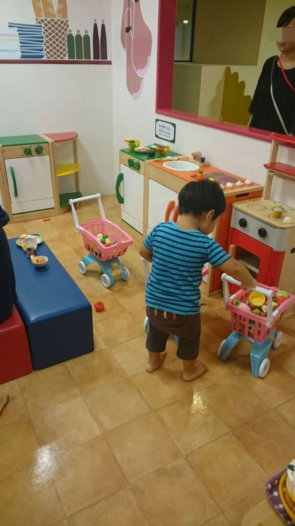 アソボ~ノ 雨 混雑