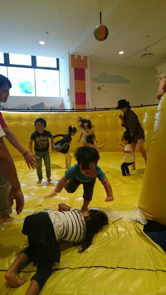 アソボ~ノ 雨 混雑