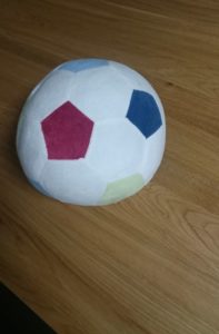 あの例の玉転がし、憎い、いや、憎いのは・・・