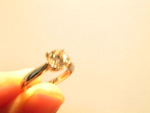 ダイヤモンドと一生癒えない傷　夫は両方くれました