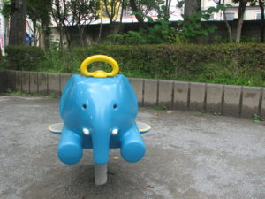 愛せよ、夫たち。行先を失った【パパ】の愛