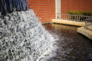 暑くなったら子供は水で遊ばせるに限る!!6月でも水遊びできる公園②【墨田区】大横川親水公園