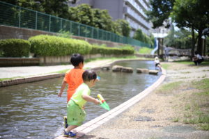 ハミガキチューブとチキンラーメンと