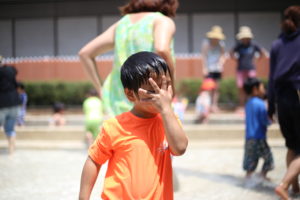 息子の差別発言に母は…