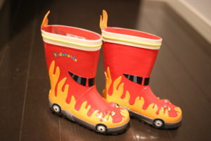 見ると欲しくなる　大好きな子供の長靴