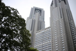 共働きの貯金事情　意外な相関関係