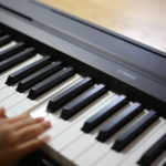 ピアノが子供の発達に良いことはものすごくわかるけど、