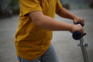 子供と公園で遊ぶ大人について考える