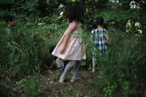 「女性専用車両って本当に必要なのかな？」と夫が言いました。