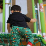 子供を縛り、背中を押す親からのメッセージとは