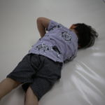 幼児関連問題ふたつ チャイルドシートと水筒と