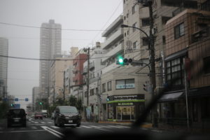 あなたはどっち？運転か、車中の子供のお世話。