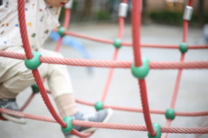 大人に説明するだけの労力を、子供にかけないのは何故か